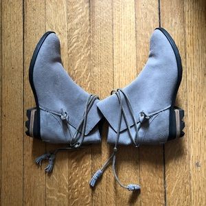 Like New Sorel Tassle Booties - Taupe Size 7.5